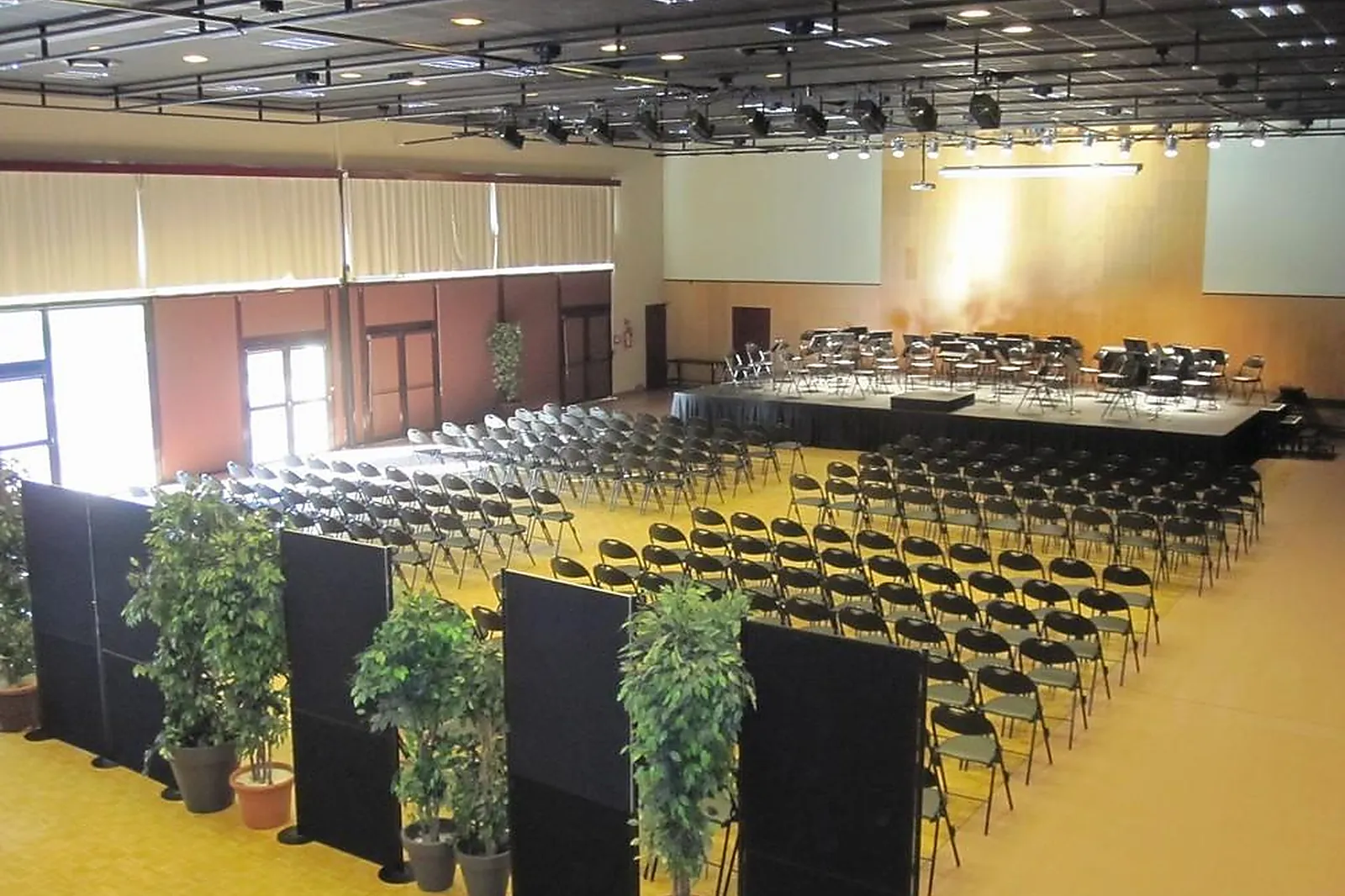 Lieux événementiels, CENTRE DE CONGRÈS LA FLEURIAYE