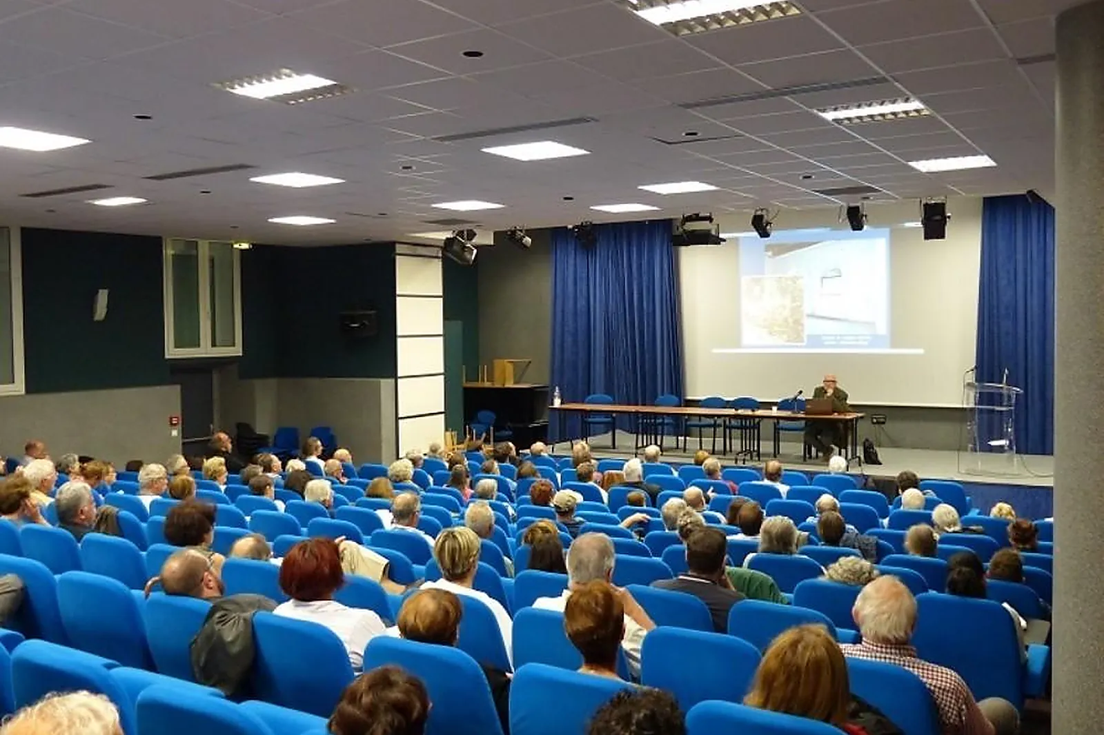 Lieux événementiels, CENTRE DE CONGRÈS ESPACE CLÉMENT-MAROT