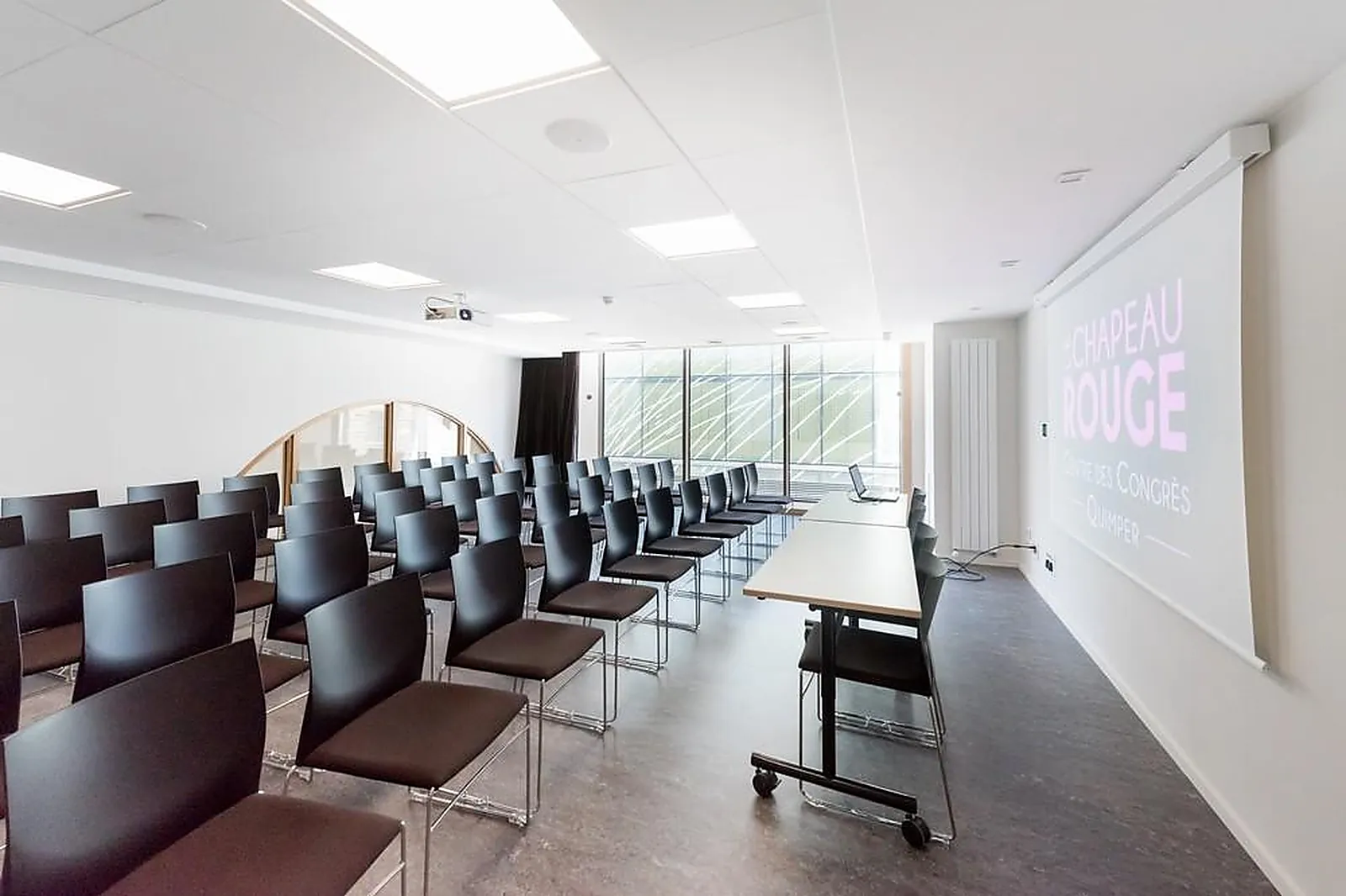 Lieux événementiels, CENTRE DES CONGRÈS DU CHAPEAU ROUGE