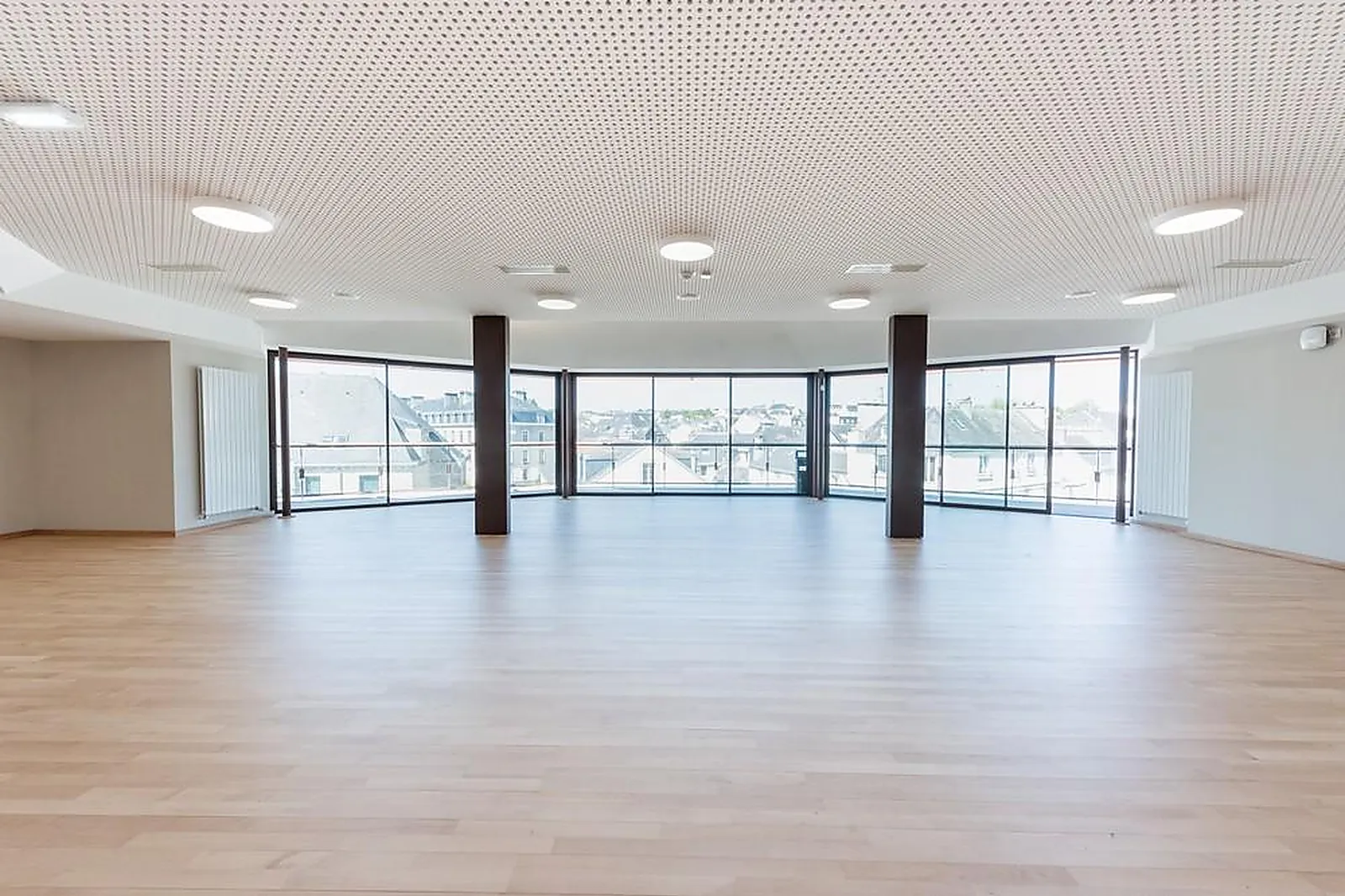 Lieux événementiels, CENTRE DES CONGRÈS DU CHAPEAU ROUGE