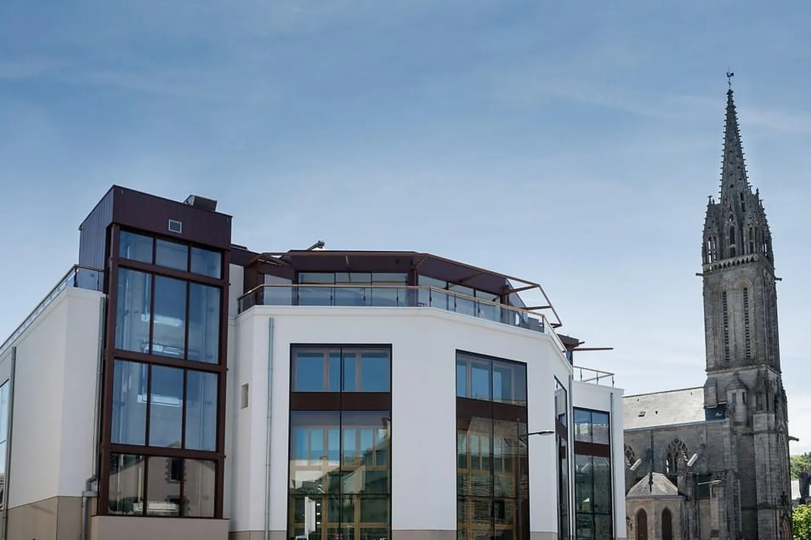 Lieux événementiels, CENTRE DES CONGRÈS DU CHAPEAU ROUGE