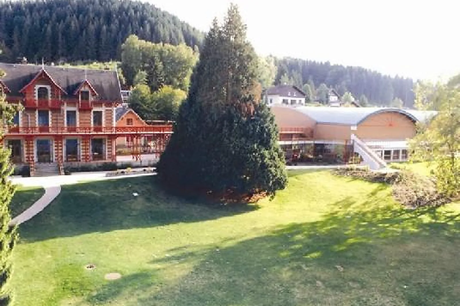 Lieux événementiels, CENTRE DES CONGRÈS - ESPACE L.A.C.