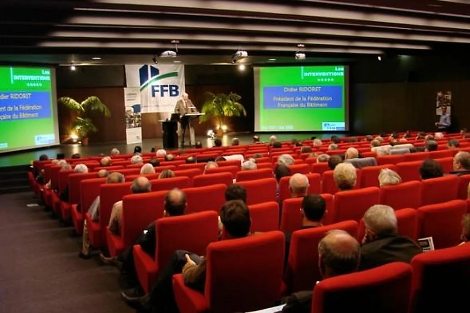 Lieux événementiels, CENTRE DES CONGRÈS DE DINAN