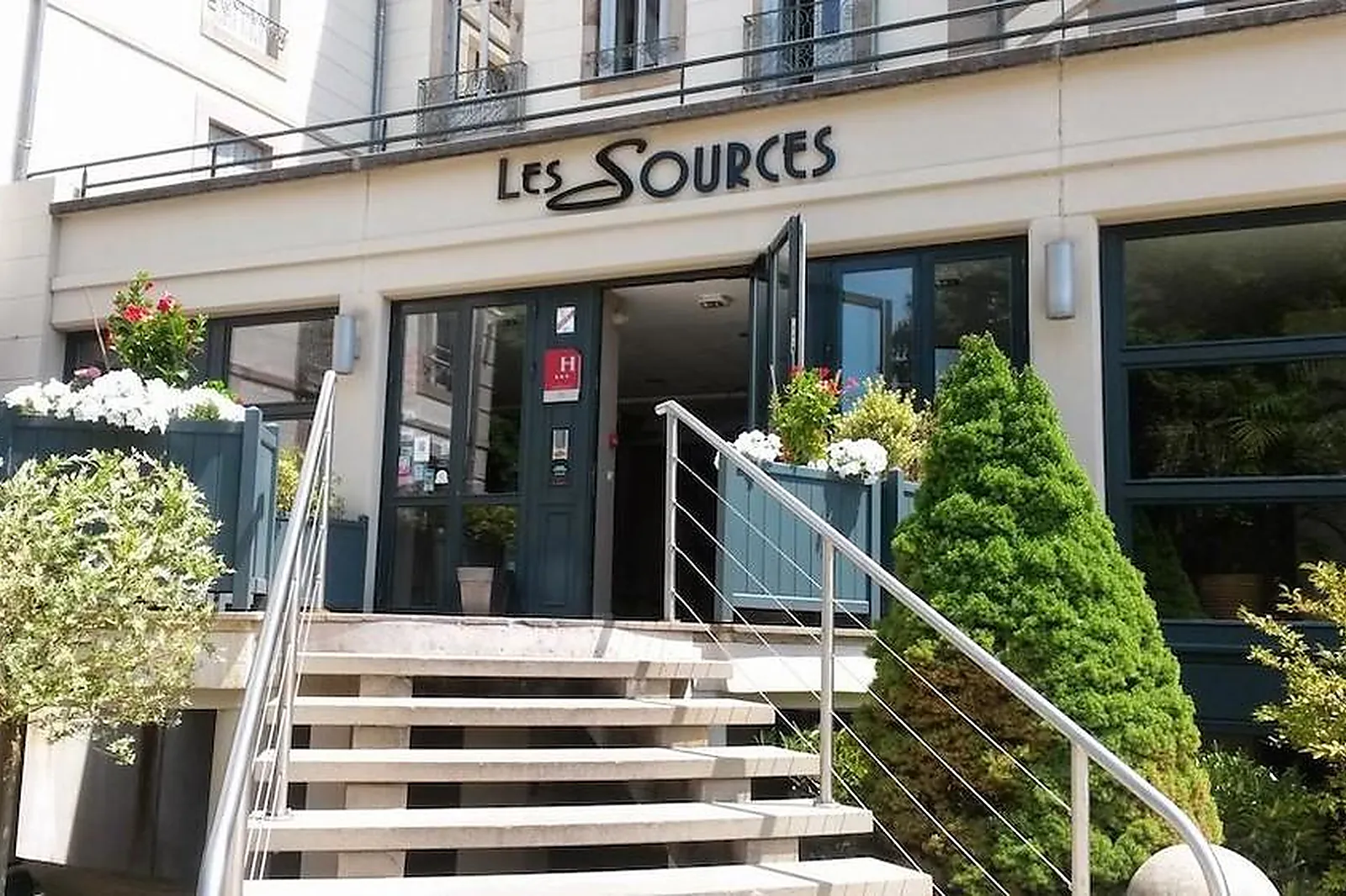 Lieux événementiels, CERISE LUXEUIL LES SOURCES