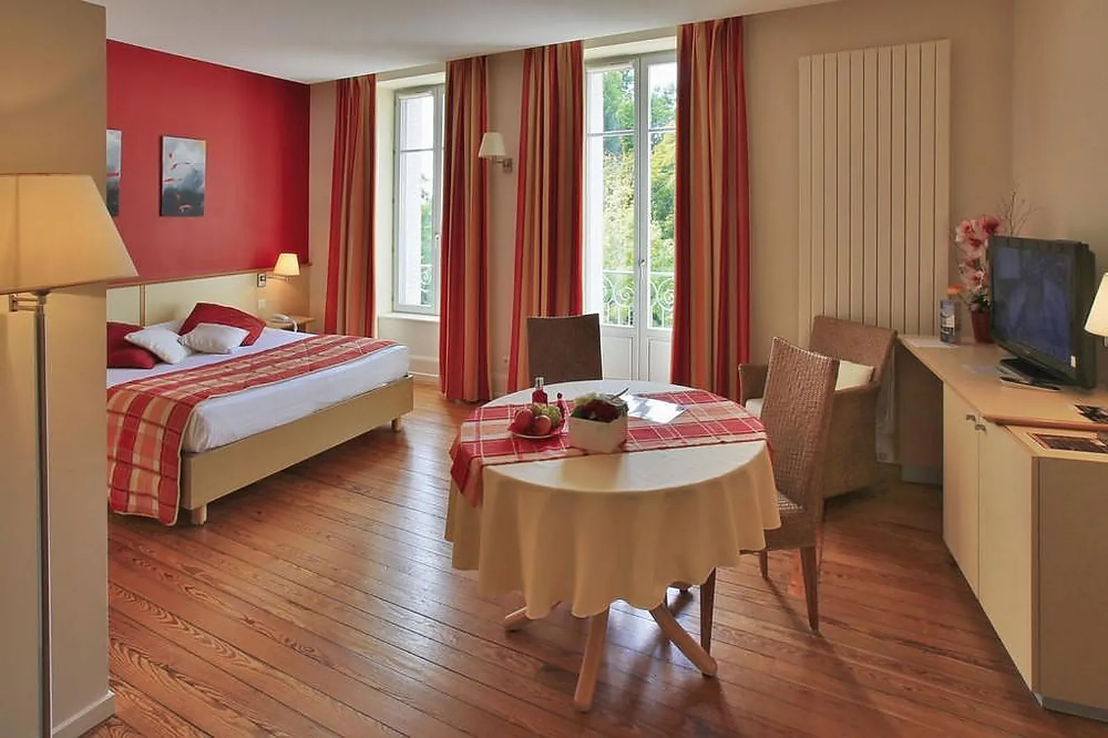 Lieux événementiels, CERISE LUXEUIL LES SOURCES