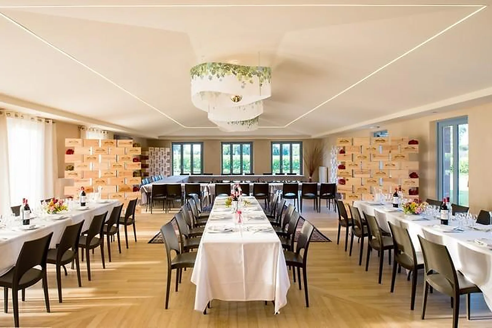 Lieux événementiels, CHAI DU CHÂTEAU D'EYRAN