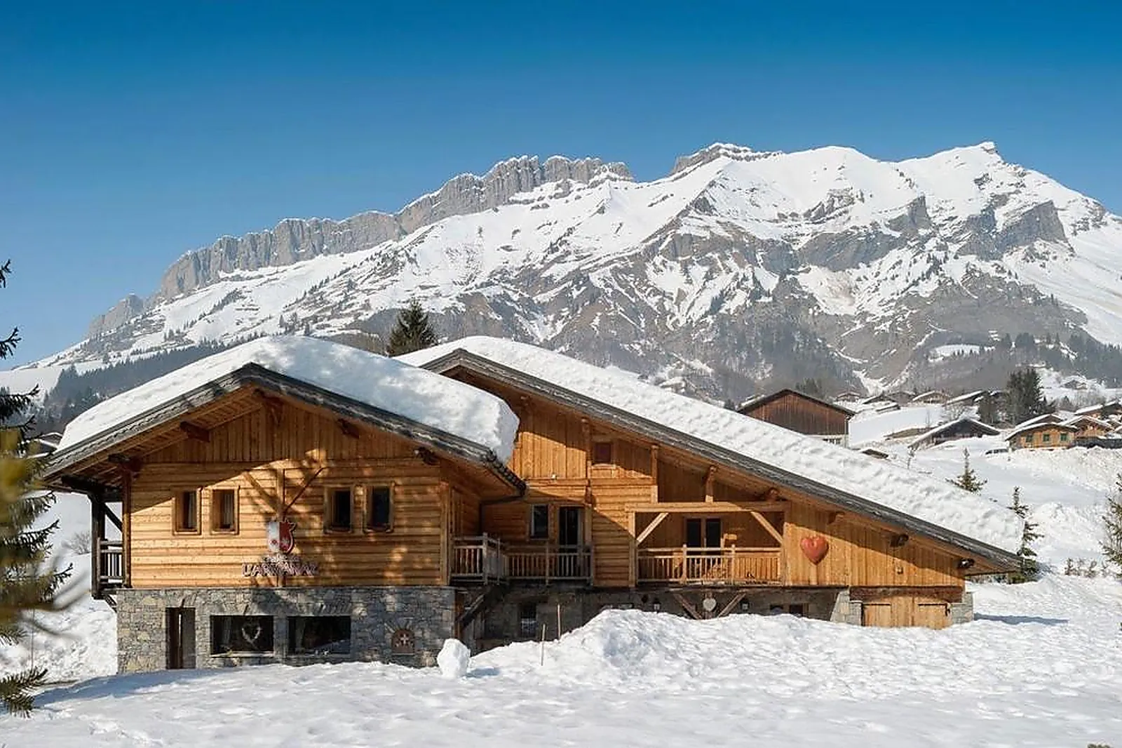 Lieux événementiels, CHALET DE LL&RSQUO;ARMANAZ