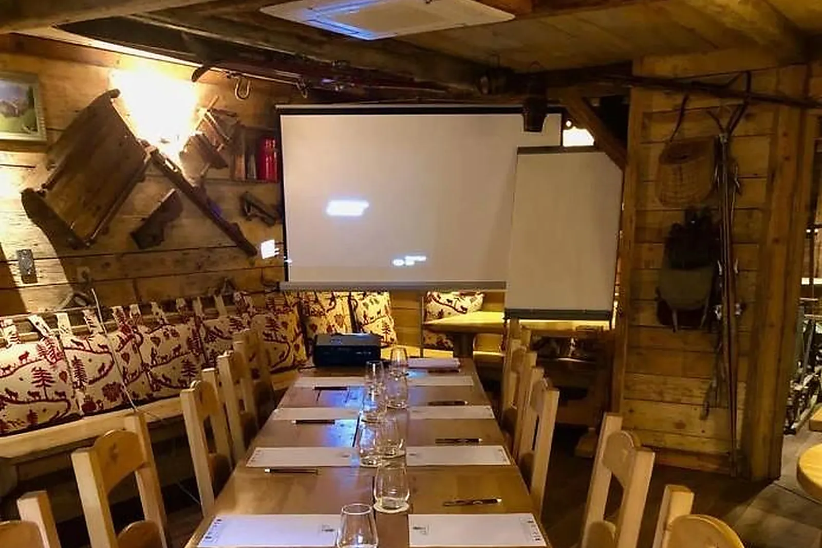 Lieux événementiels, CHÂLET-HÔTEL LES GENTIANETTES