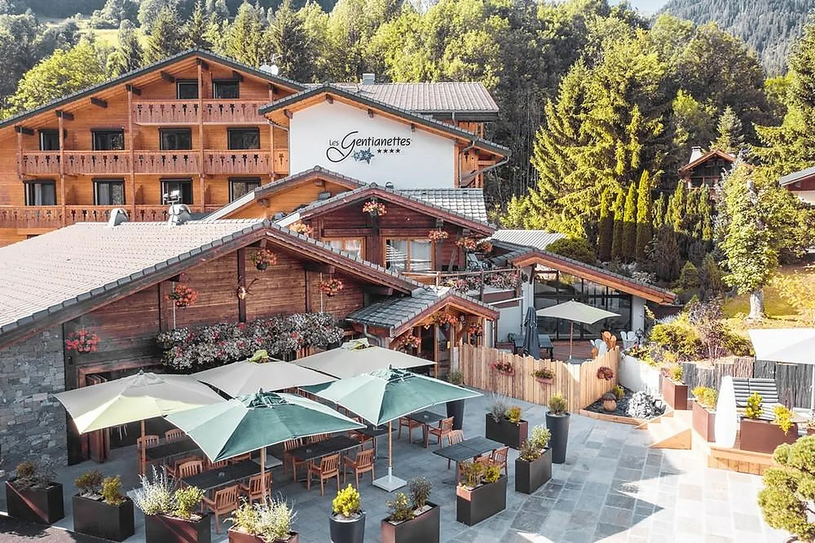 Lieux événementiels, CHÂLET-HÔTEL LES GENTIANETTES
