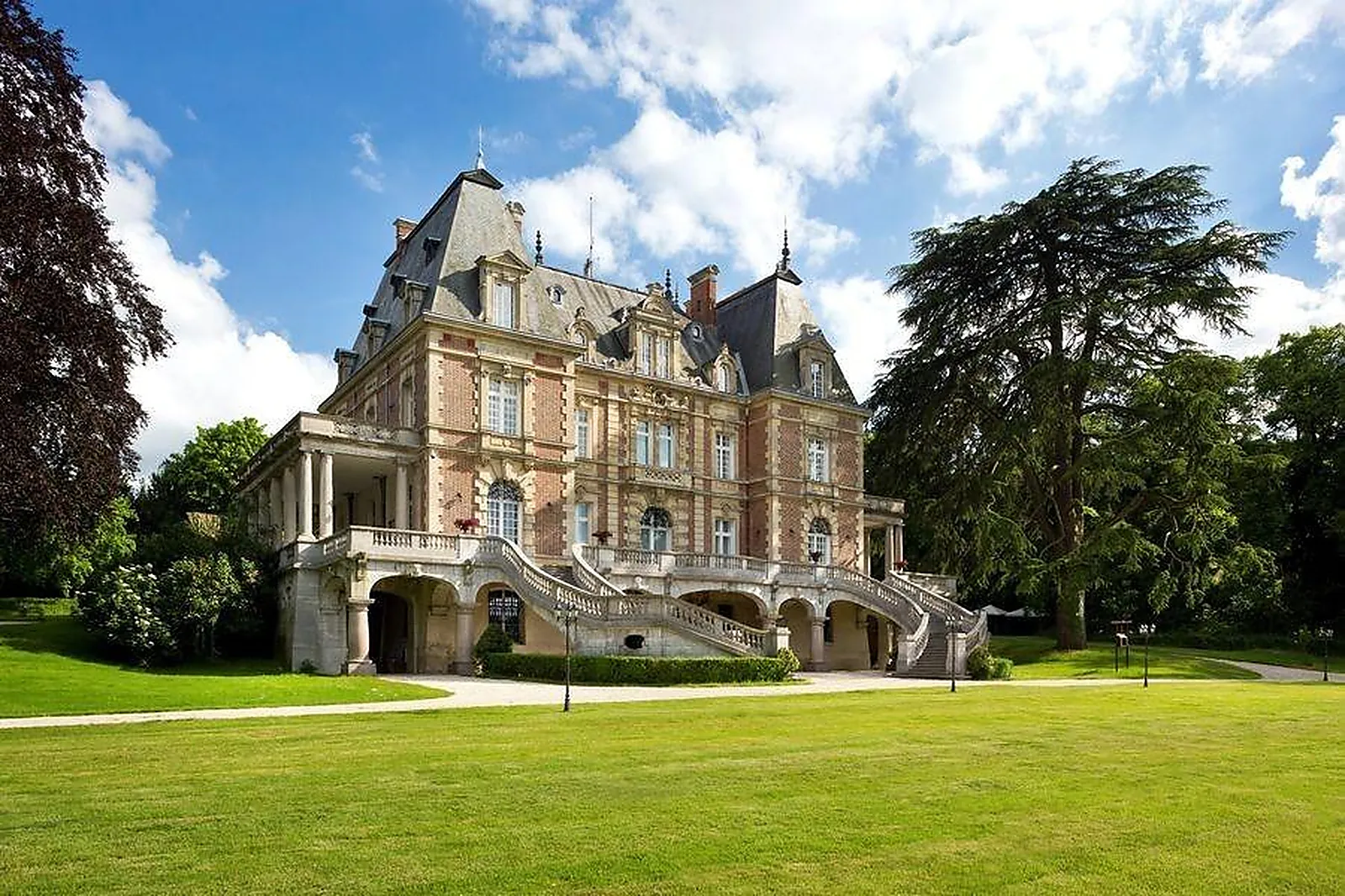 Lieux événementiels, CHÂTEAU BOUFFÉMONT