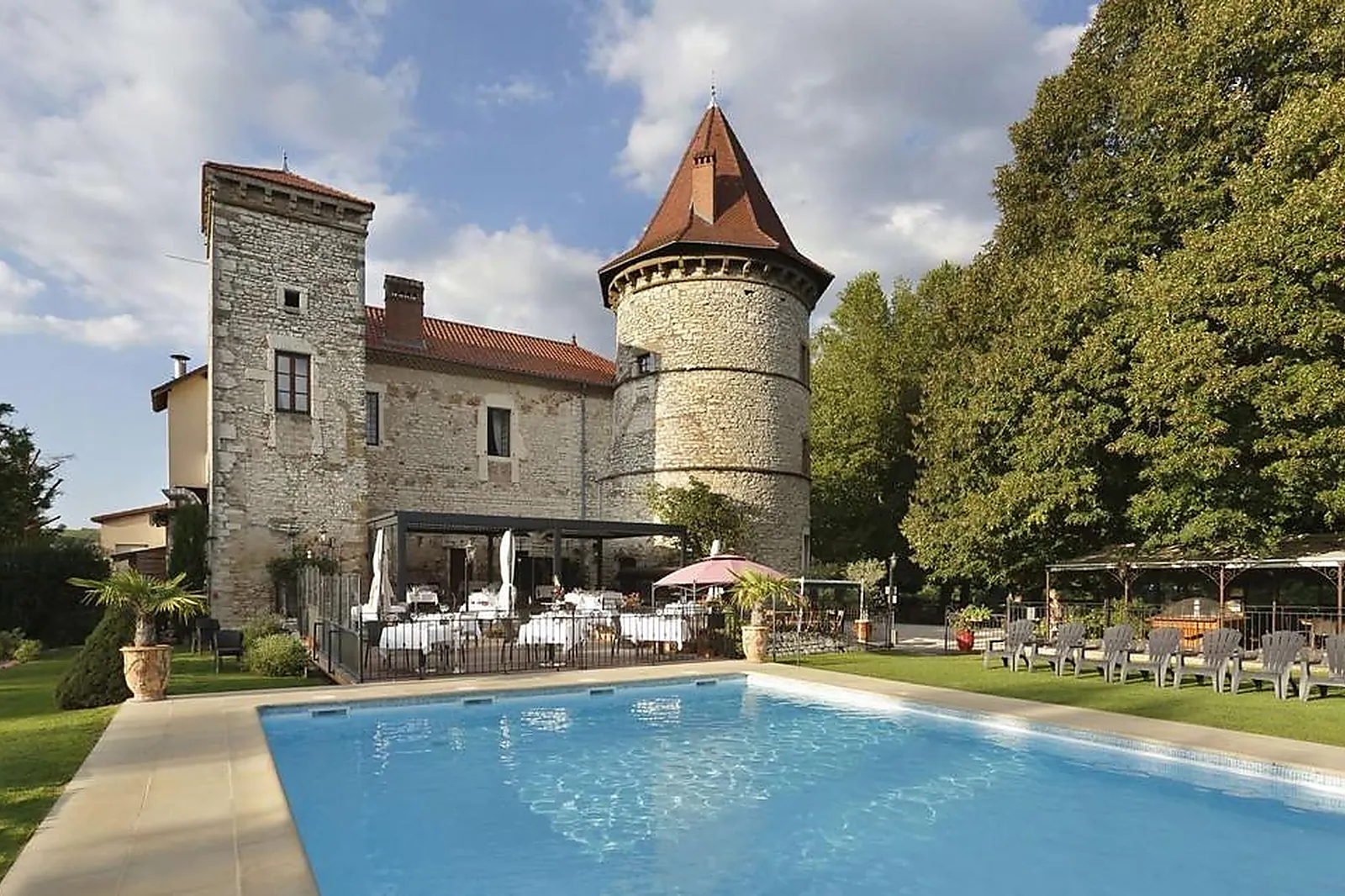 Lieux événementiels, CHÂTEAU CHAPEAU CORNU