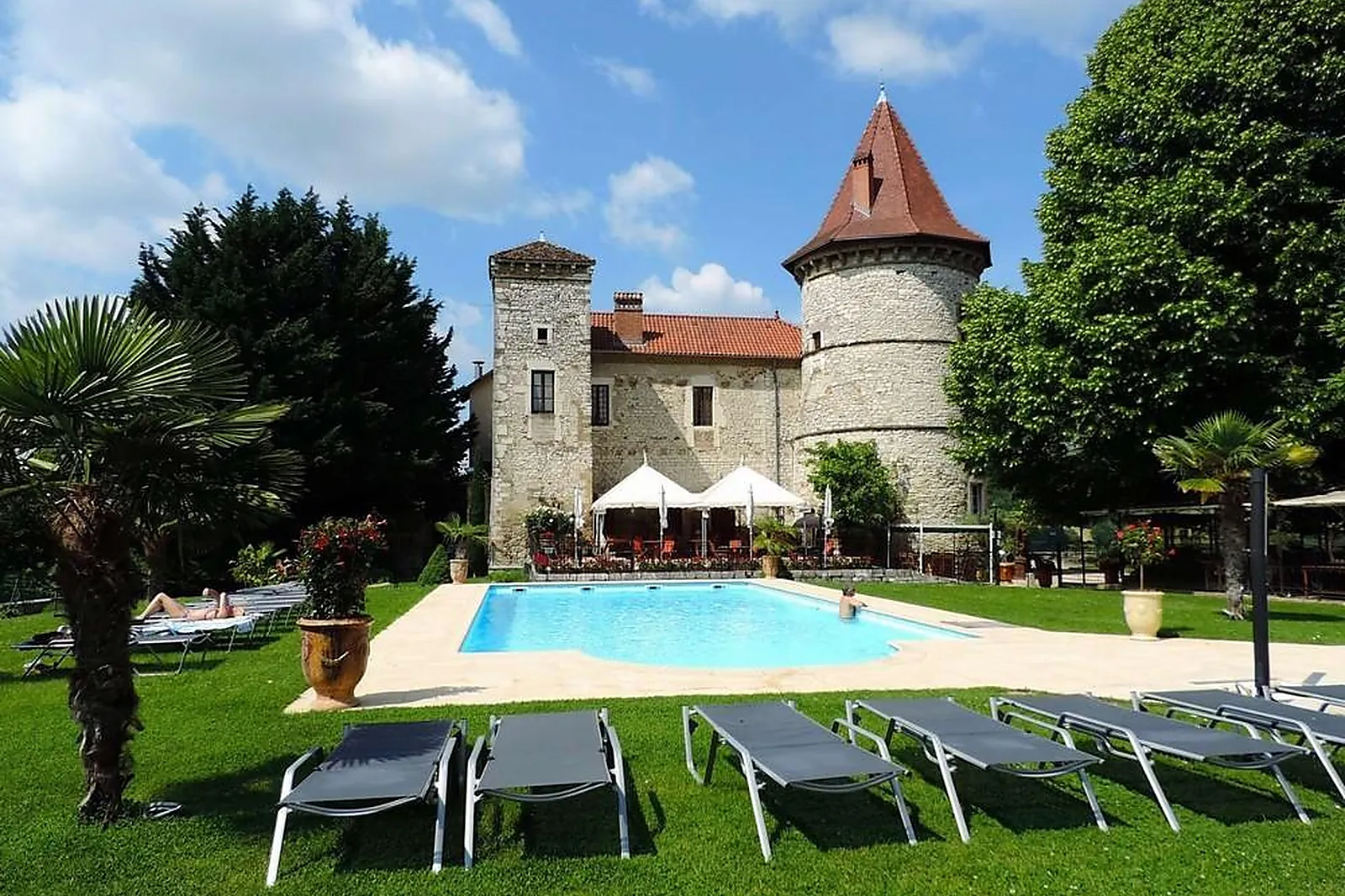 Lieux événementiels, CHÂTEAU CHAPEAU CORNU