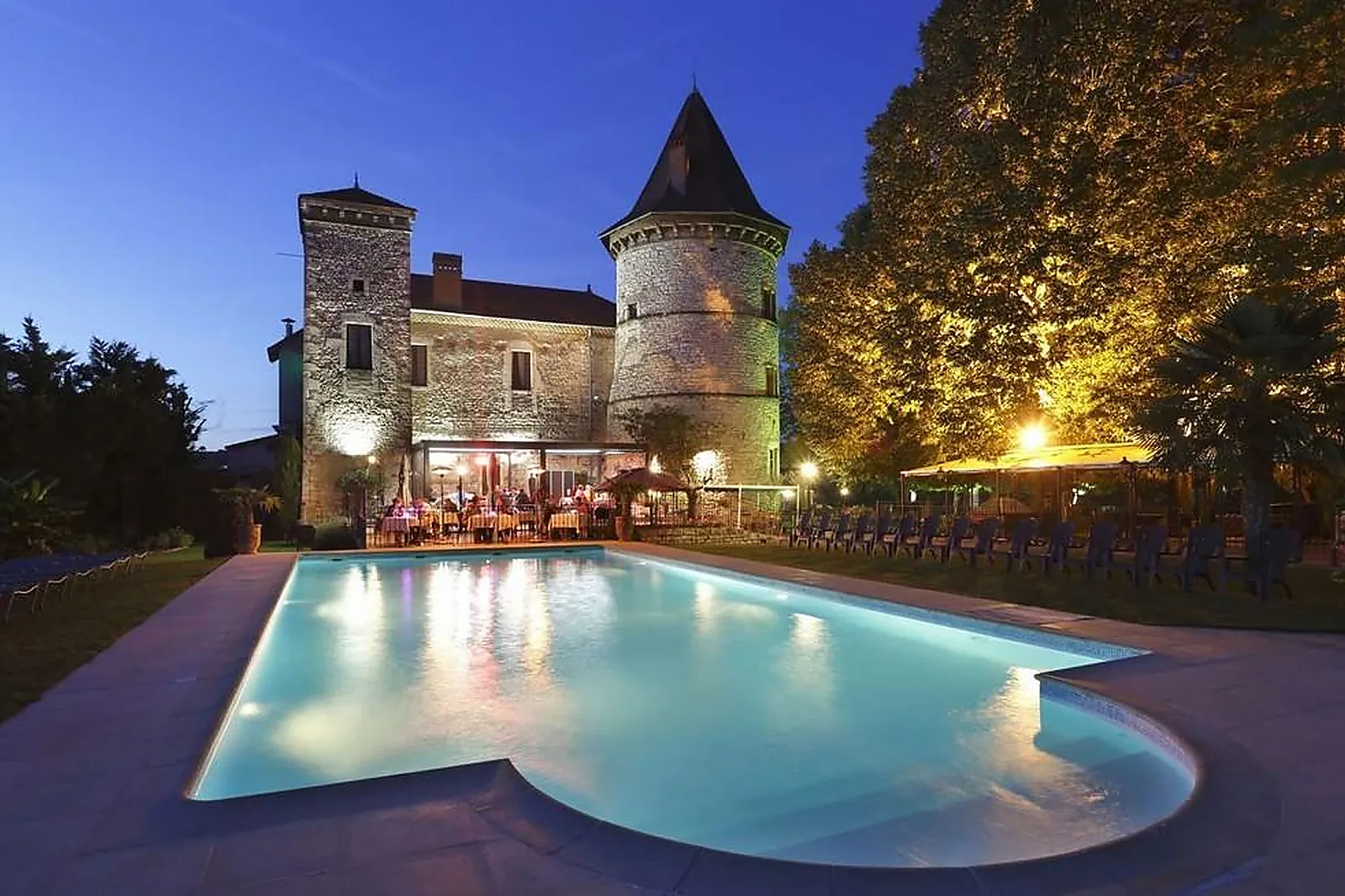 Lieux événementiels, CHÂTEAU CHAPEAU CORNU