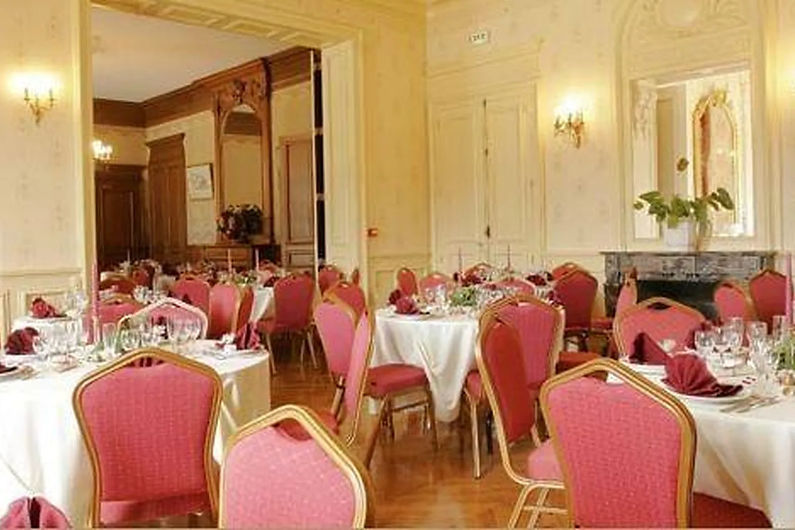 Lieux événementiels, CHATEAU DE MONTBRAYE