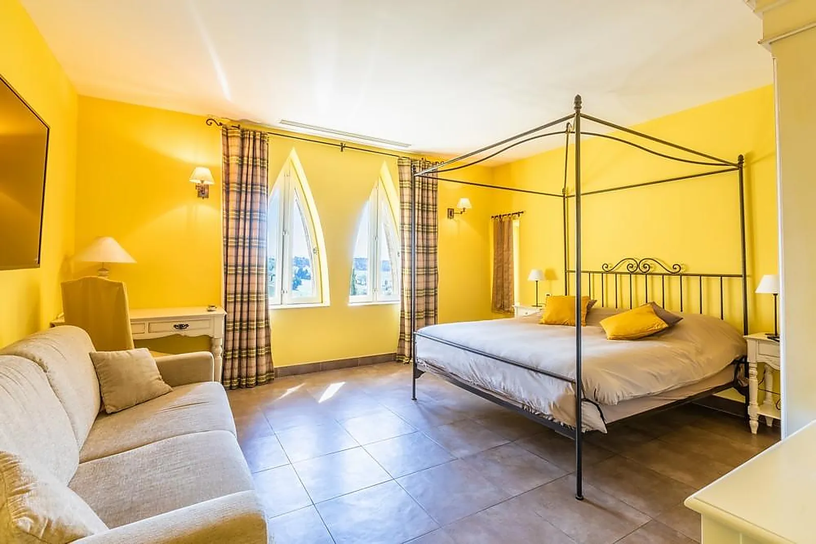 Lieux événementiels, CHÂTEAU FINES ROCHES