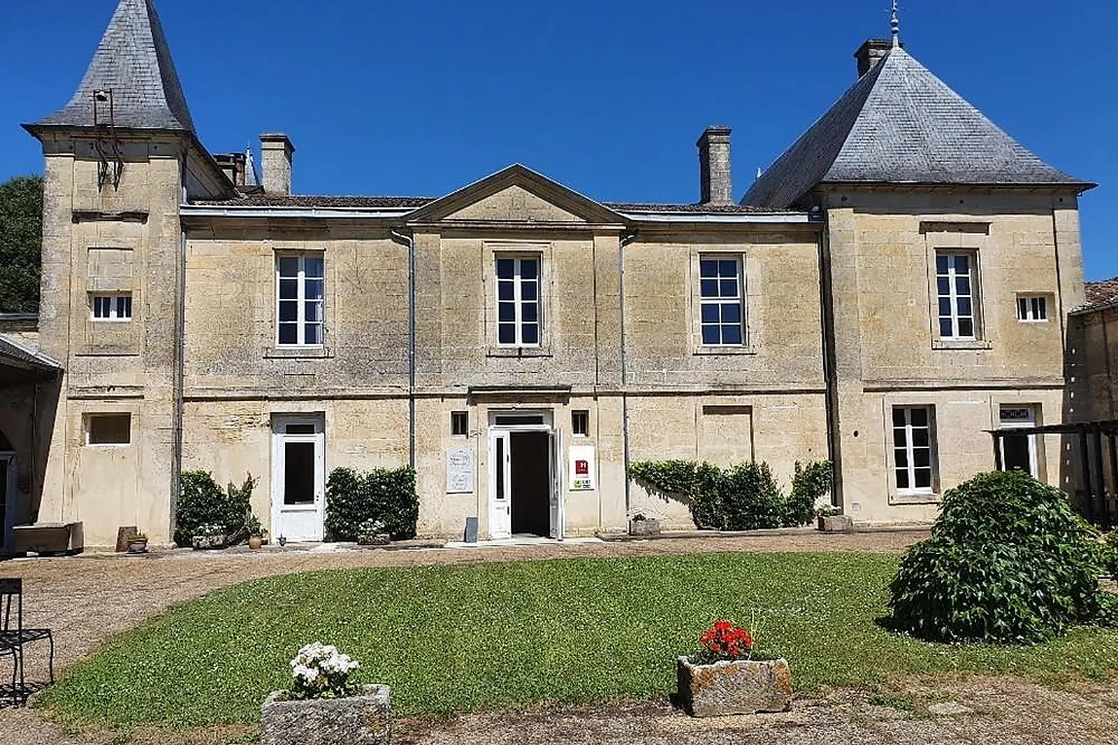 Lieux événementiels, CHÂTEAU FLEUR DE ROQUES