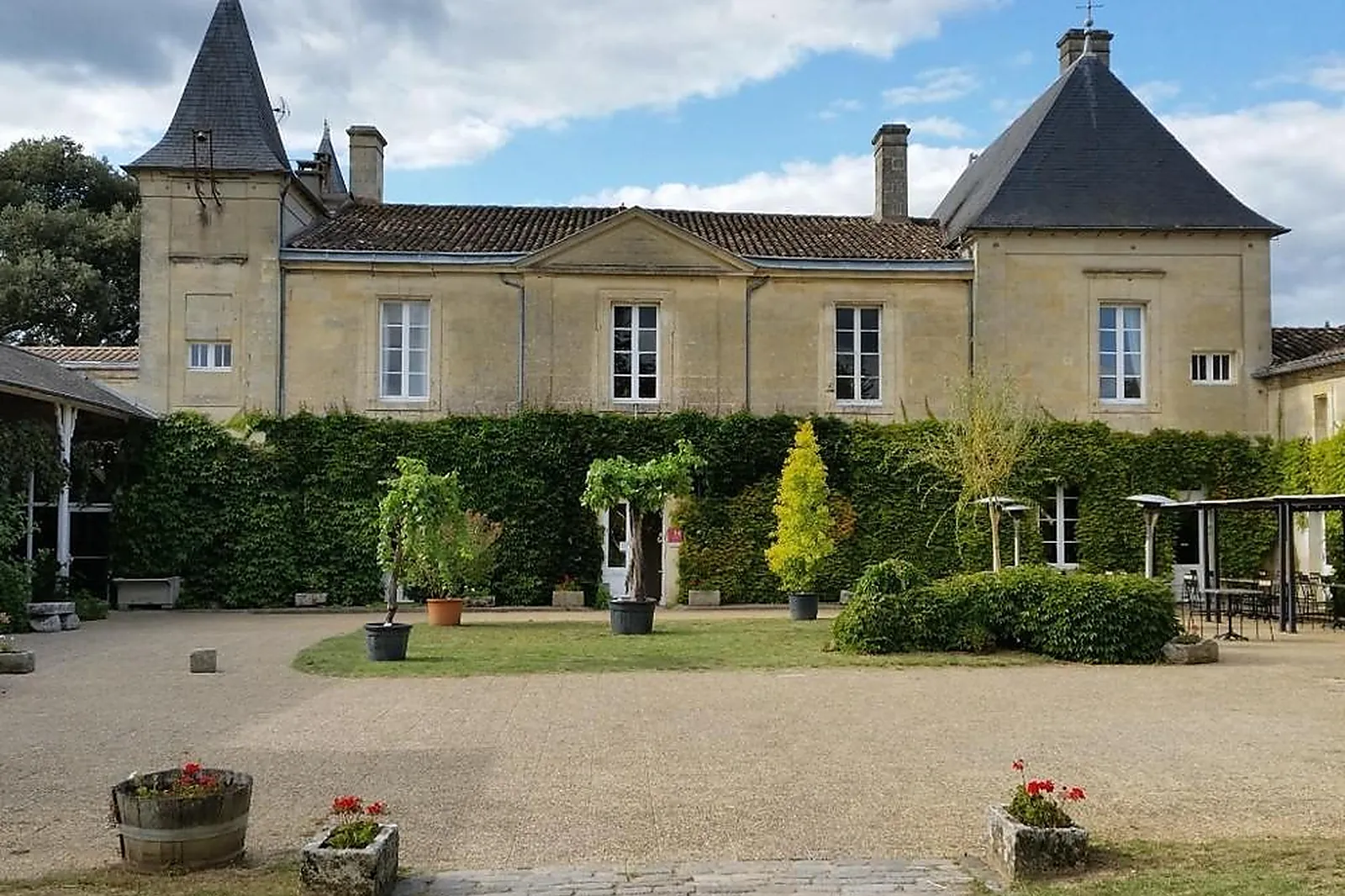 Lieux événementiels, CHÂTEAU FLEUR DE ROQUES