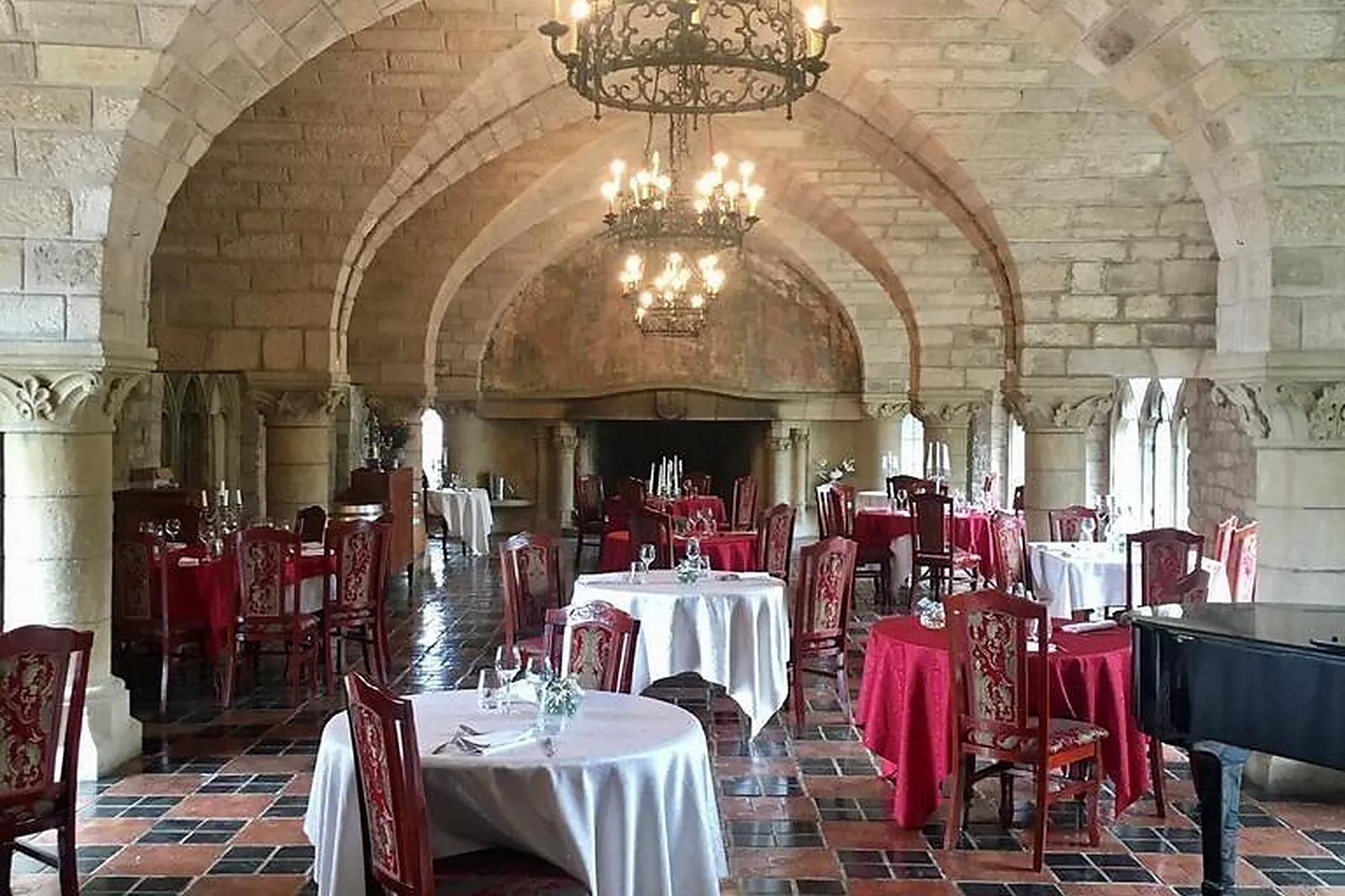 Lieux événementiels, CHÂTEAU HATTONCHATEL