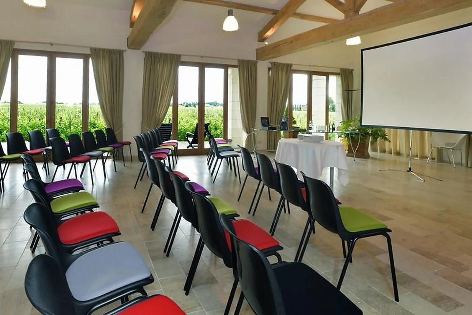 Lieux événementiels, CHÂTEAU HÔTEL GRAND BARRAIL