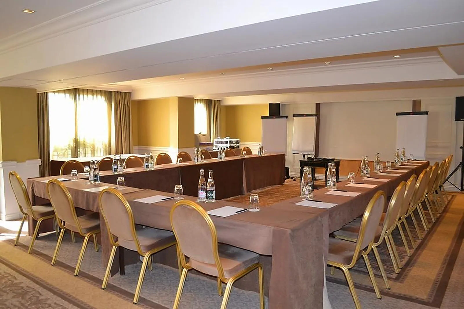 Lieux événementiels, CHÂTEAU HOTEL MONT ROYAL CHANTILLY