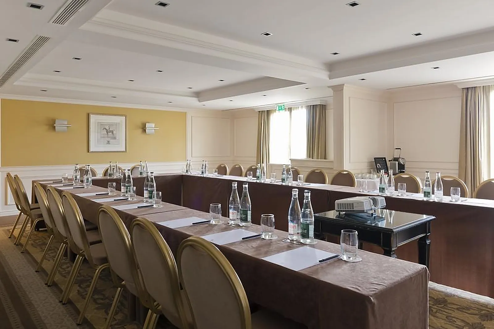 Lieux événementiels, CHÂTEAU HOTEL MONT ROYAL CHANTILLY