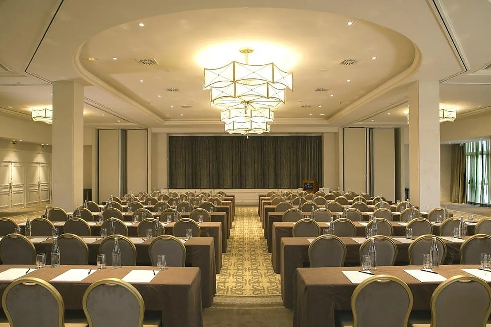 Lieux événementiels, CHÂTEAU HOTEL MONT ROYAL CHANTILLY