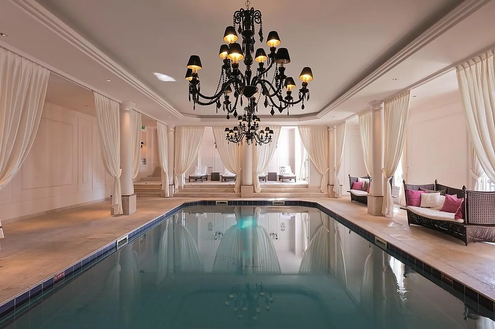 Lieux événementiels, CHÂTEAU HOTEL MONT ROYAL CHANTILLY