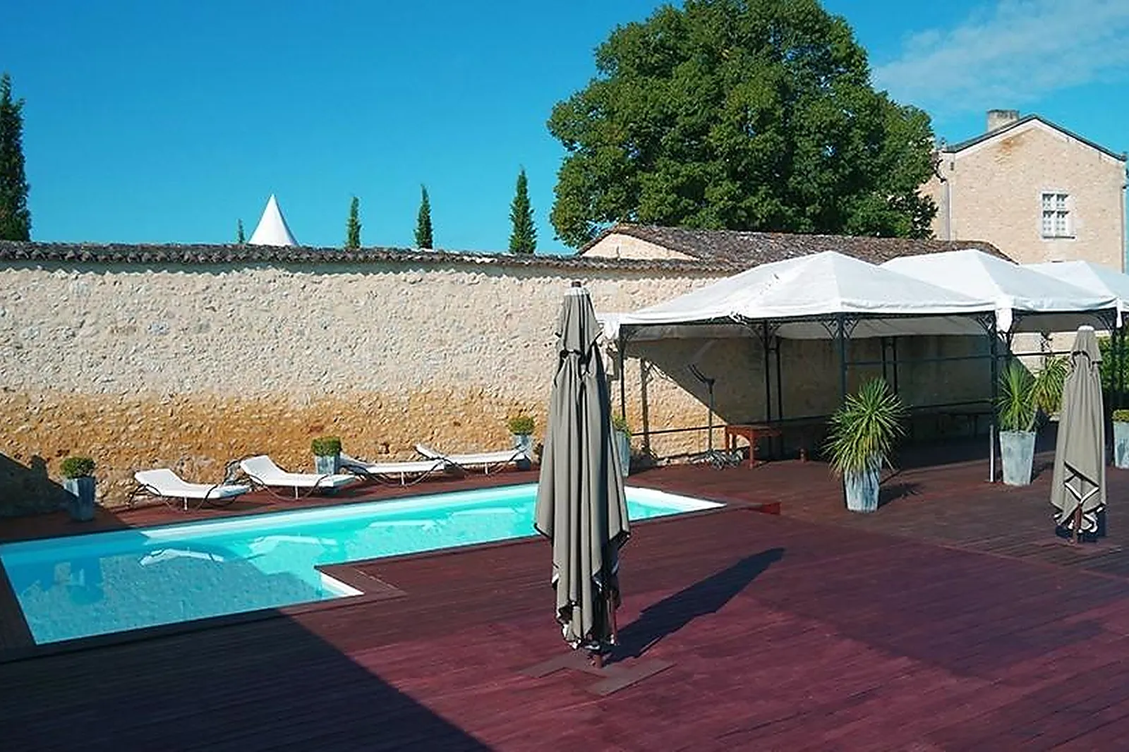 Lieux événementiels, CHÂTEAU ISABEAU DE NAUJAN