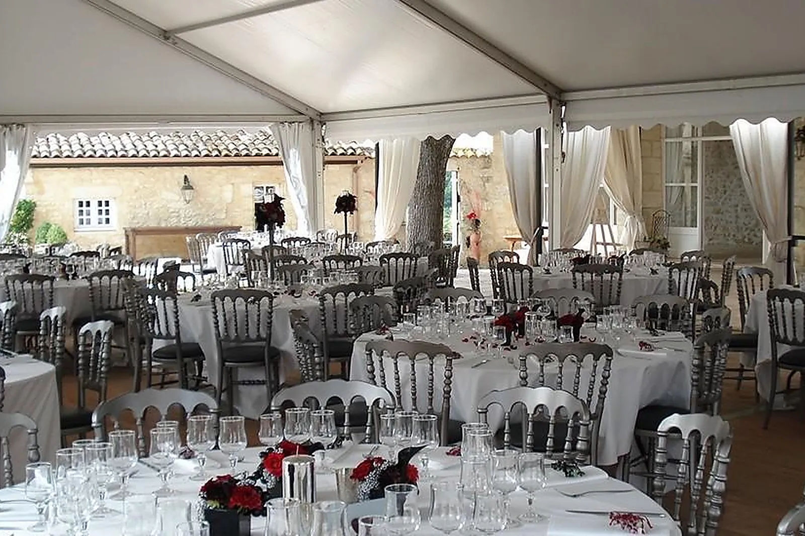 Lieux événementiels, CHÂTEAU ISABEAU DE NAUJAN