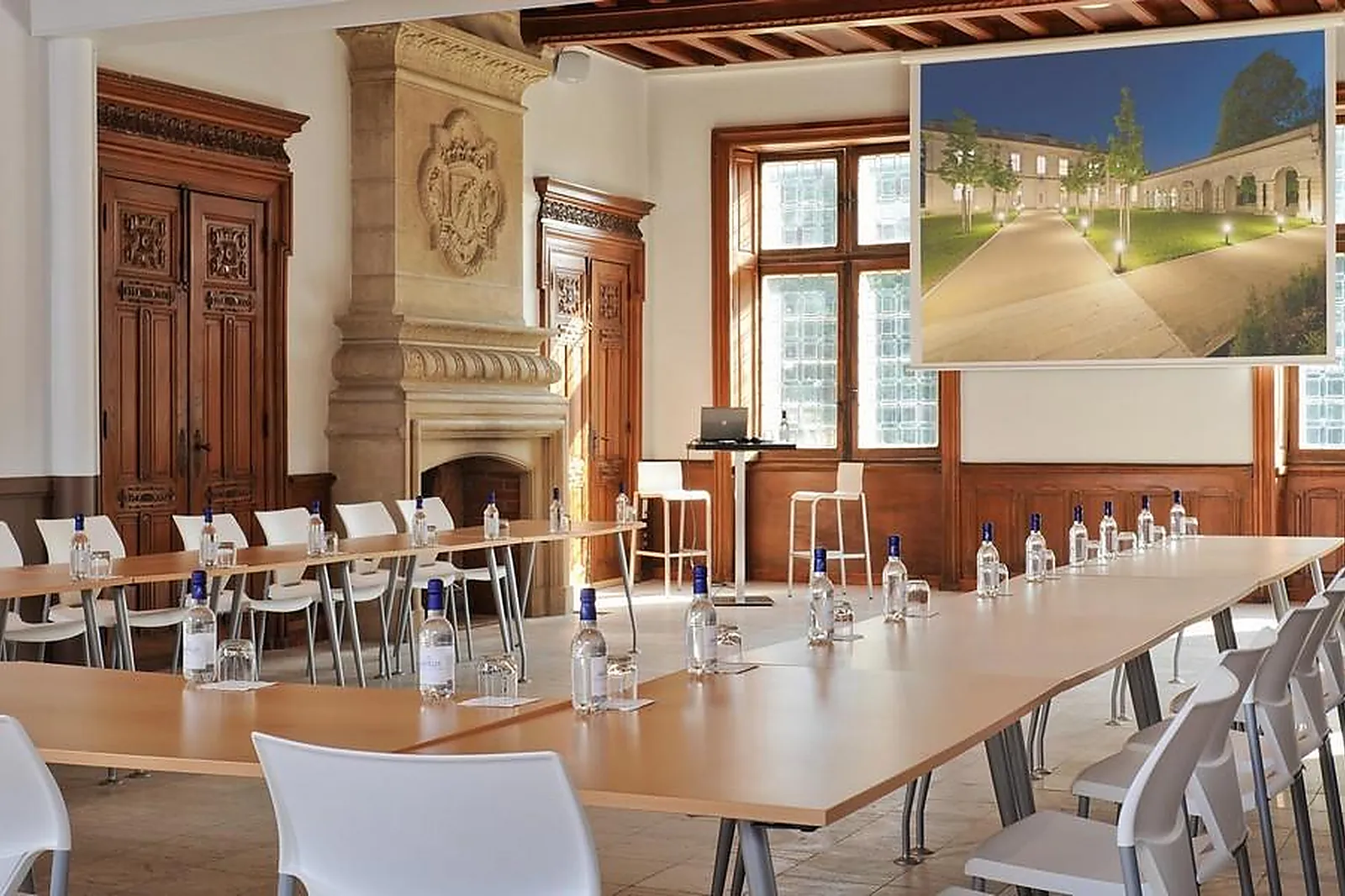 Lieux événementiels, CHATEAU LA CHÈZE