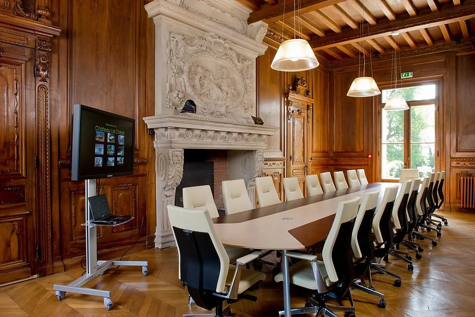 Lieux événementiels, CHATEAU LA CHÈZE