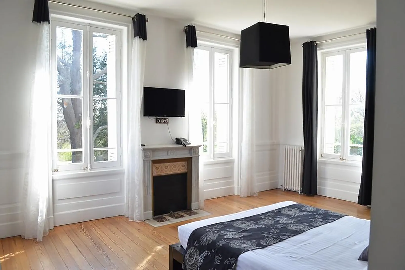 Lieux événementiels, CHATEAU LA CHÈZE