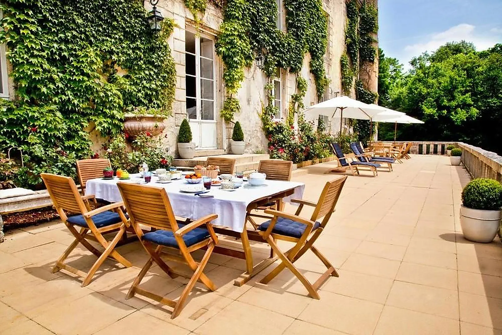 Lieux événementiels, CHÂTEAU LA MOTHE