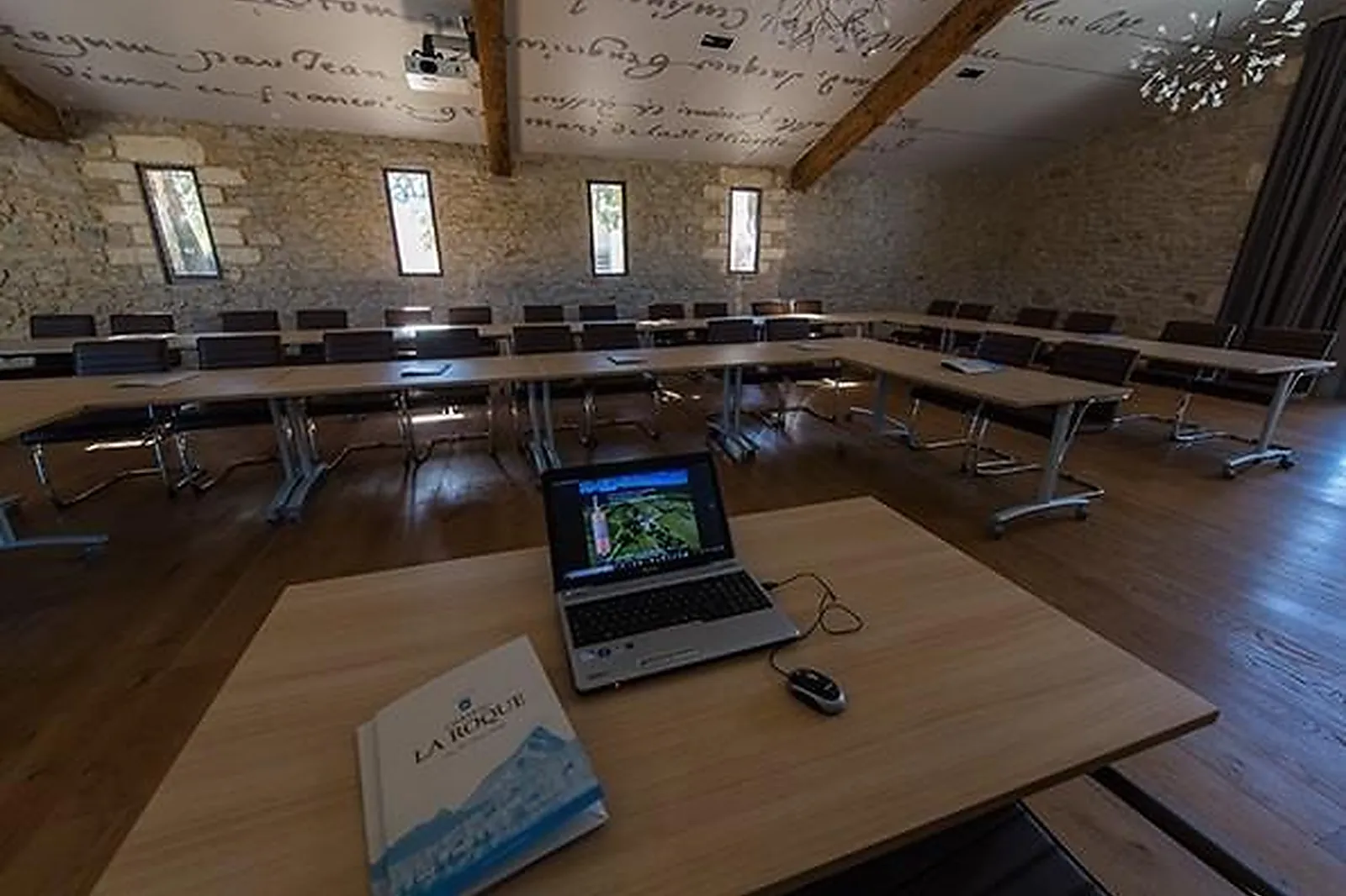 Lieux événementiels, CHÂTEAU LA ROQUE