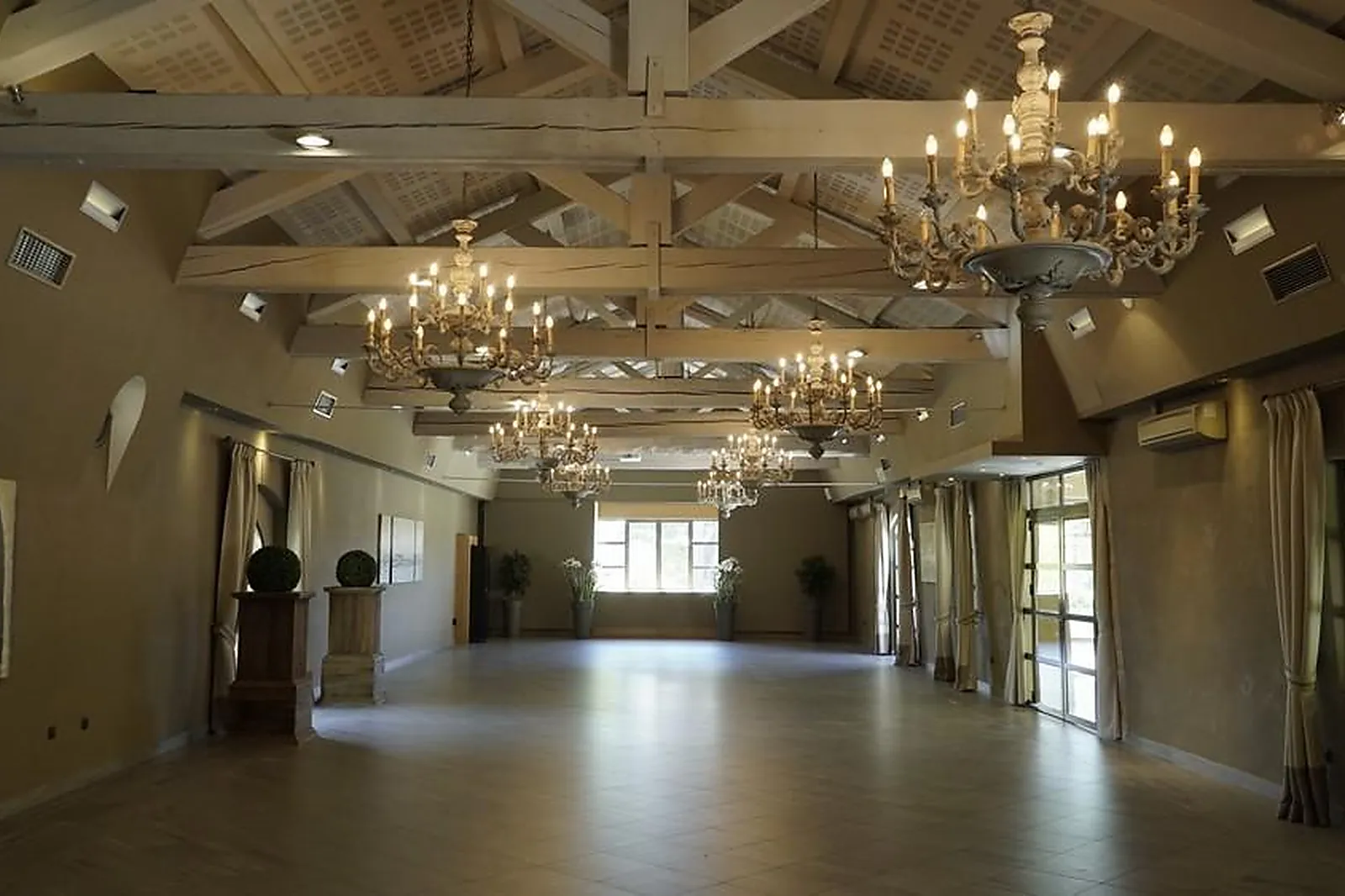 Lieux événementiels, CHÂTEAU LA TOUR VAUCROS