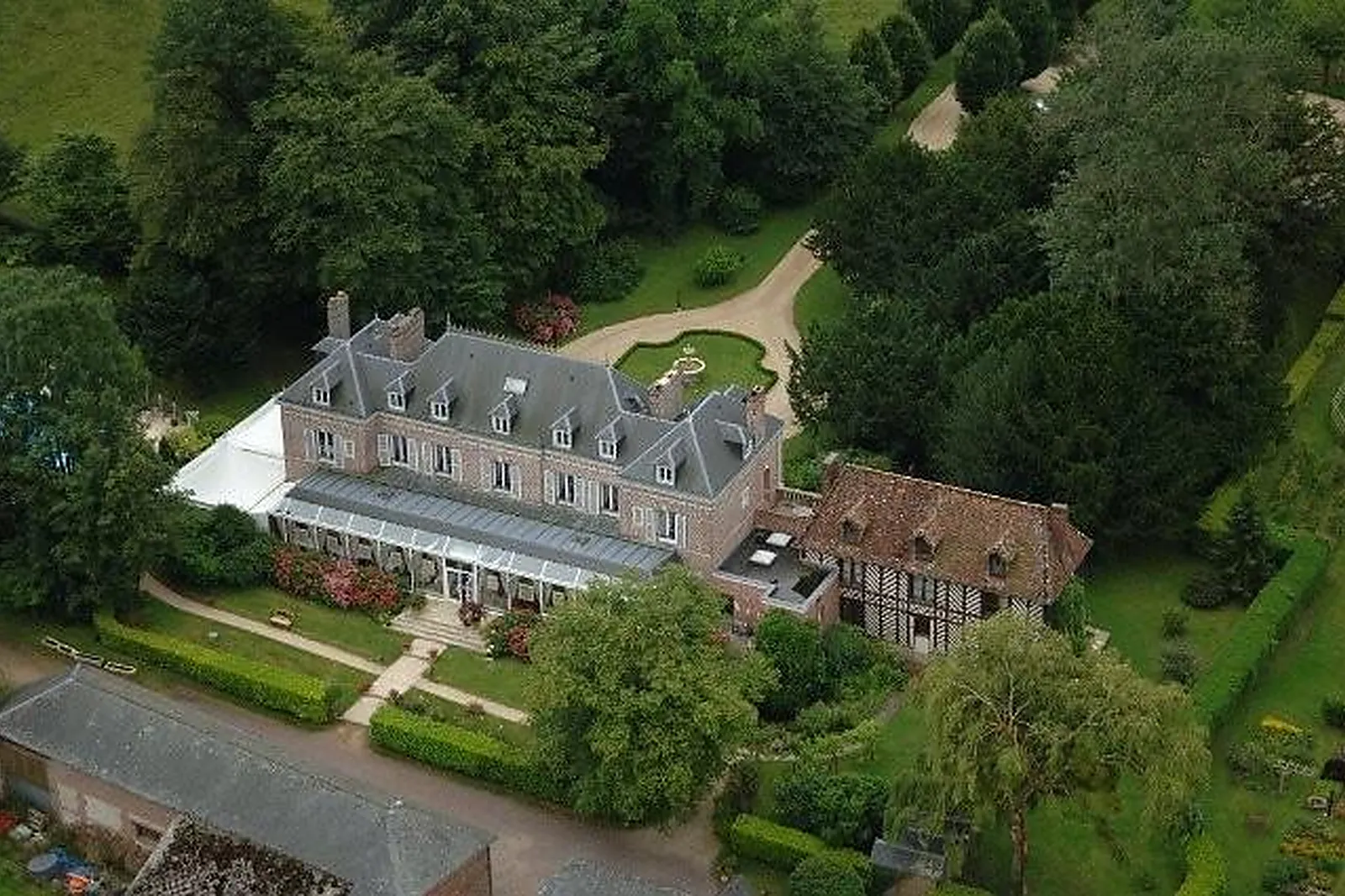 Lieux événementiels, CHÂTEAU LES BRUYÈRES