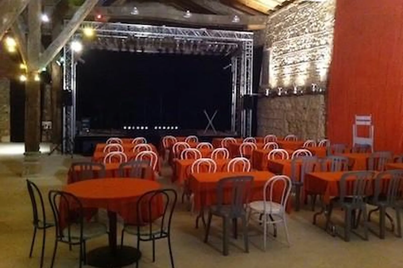 Lieux événementiels, CHÂTEAU ROUGE