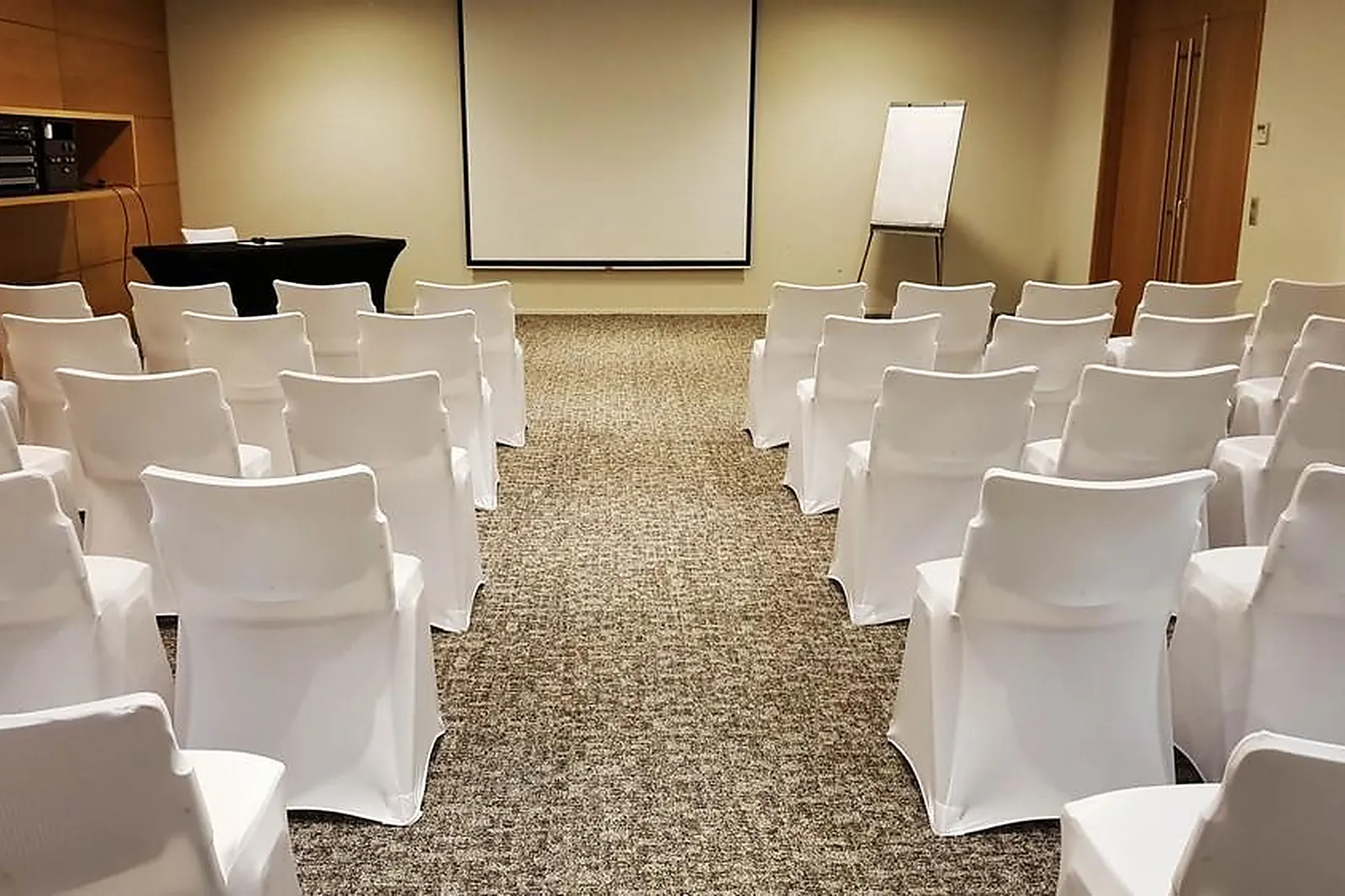 Lieux événementiels, CHÂTEAU ROYAL BEACH RESORT ET SPA