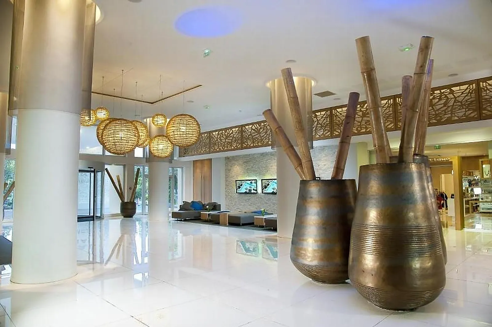 Lieux événementiels, CHÂTEAU ROYAL BEACH RESORT ET SPA