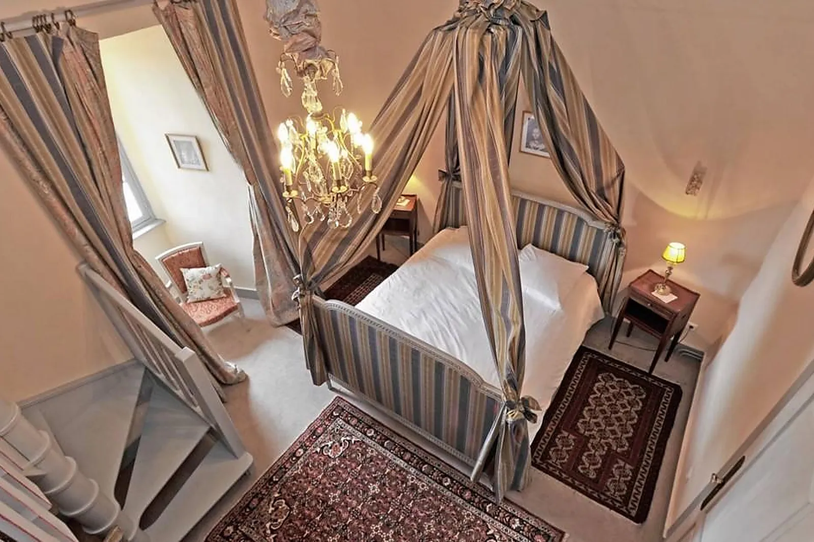 Lieux événementiels, CHÂTEAU ROYAL DE SAINT SATURNIN