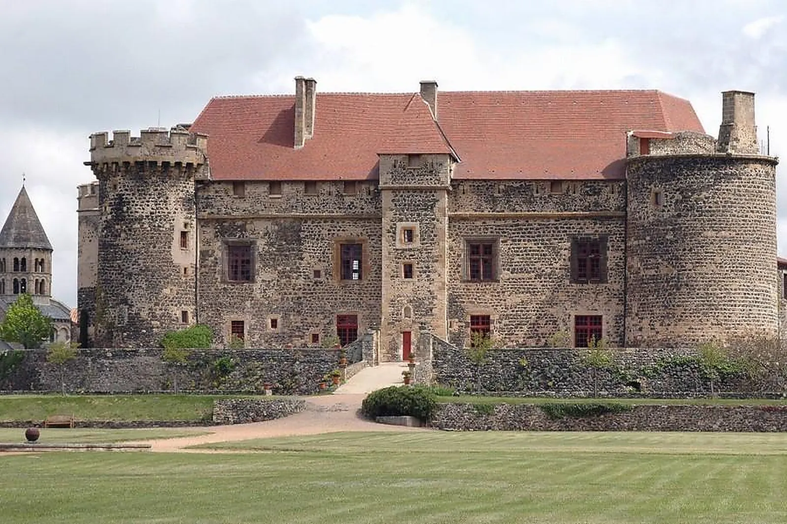 Lieux événementiels, CHÂTEAU ROYAL DE SAINT SATURNIN