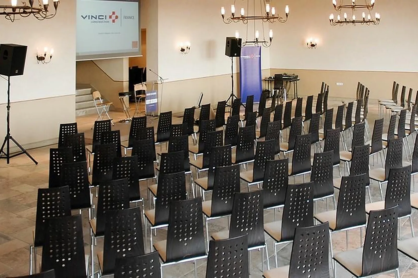 Lieux événementiels, CHÂTEAU SAINT-JULIEN D'AILLE