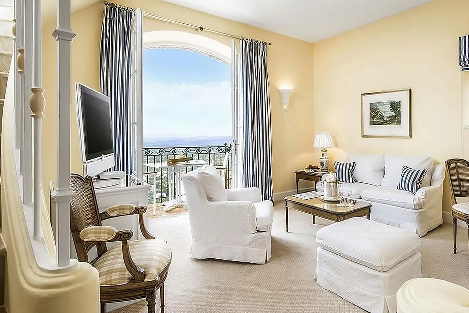 Lieux événementiels, CHÂTEAU SAINT-MARTIN  SPA