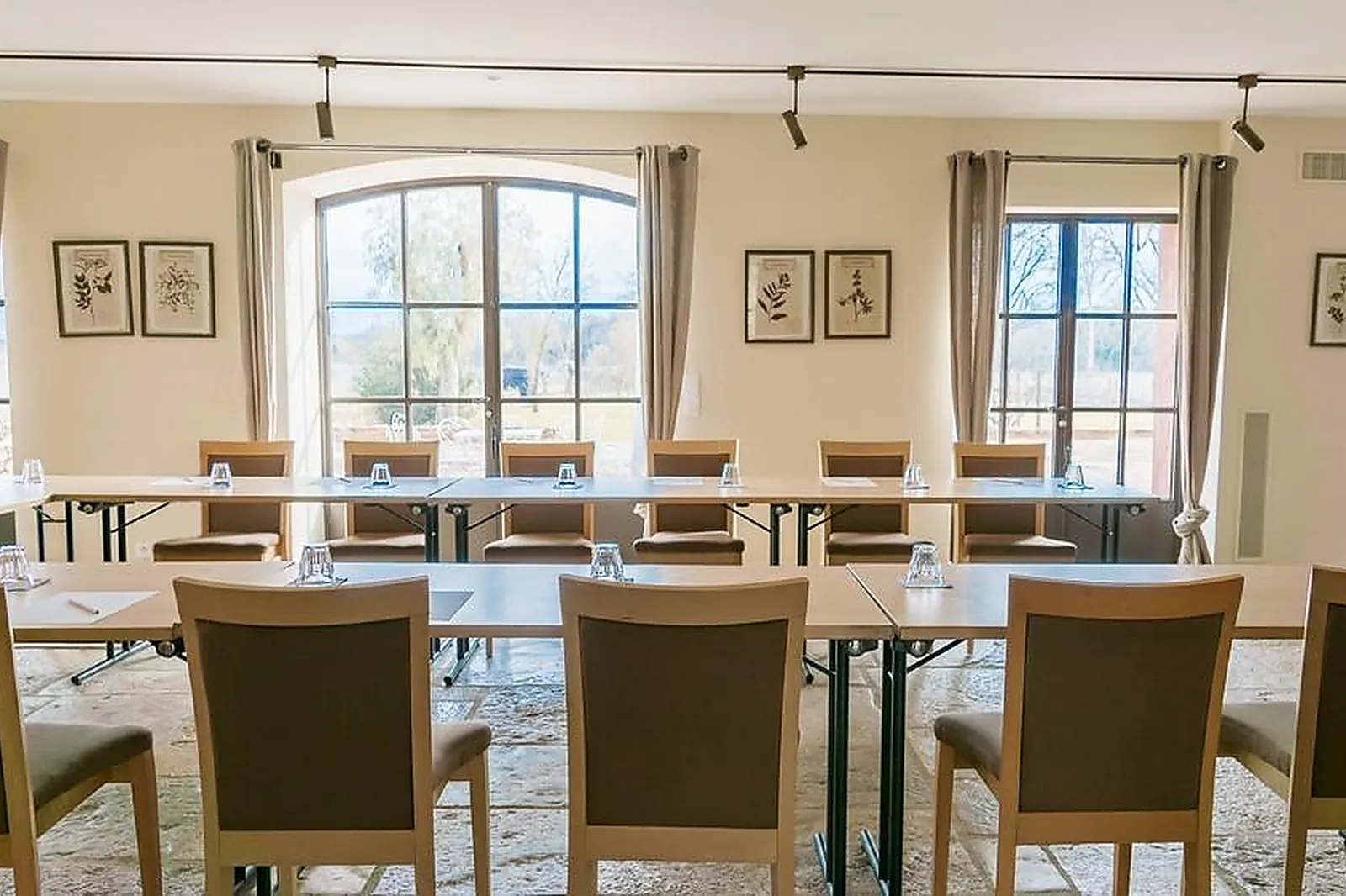 Lieux événementiels, CHÂTEAU SAINT-ROUX