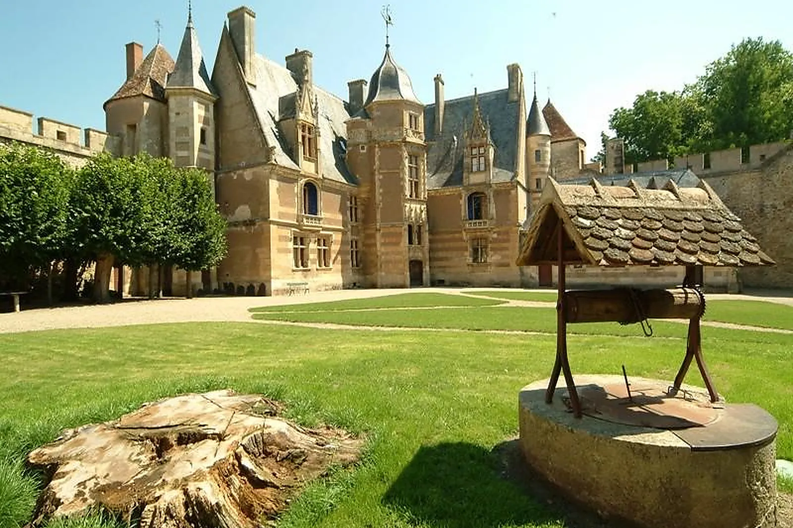 Lieux événementiels, CHÂTEAU D'AINAY-LE-VIEL