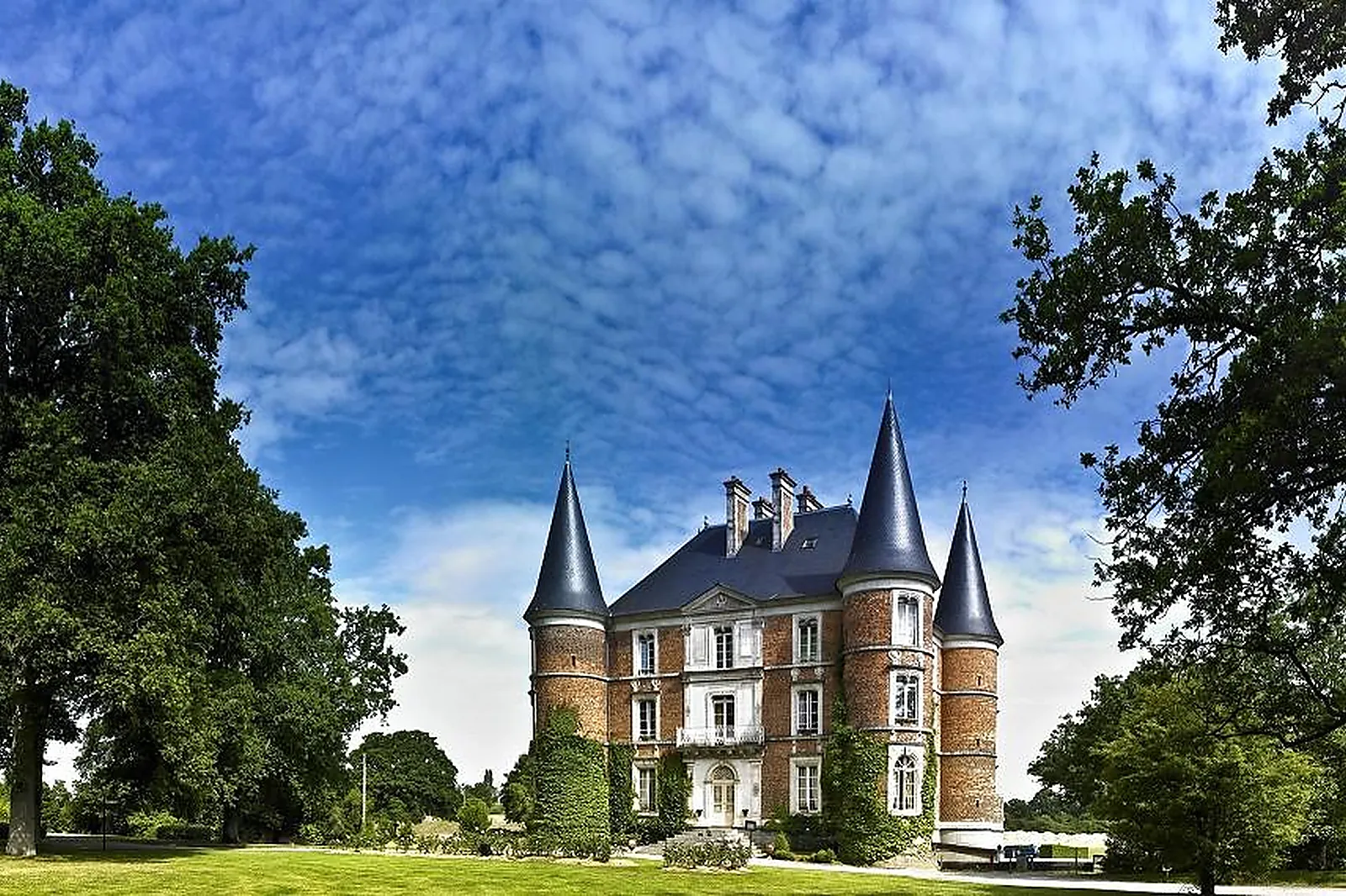 Lieux événementiels, CHATEAU D'APIGNE