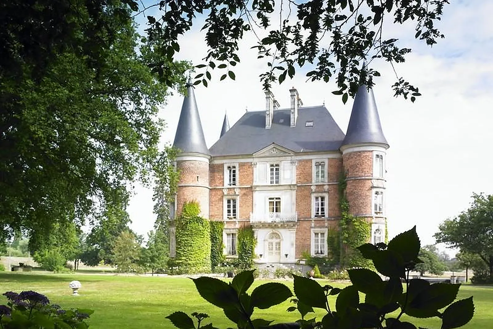 Lieux événementiels, CHATEAU D'APIGNE