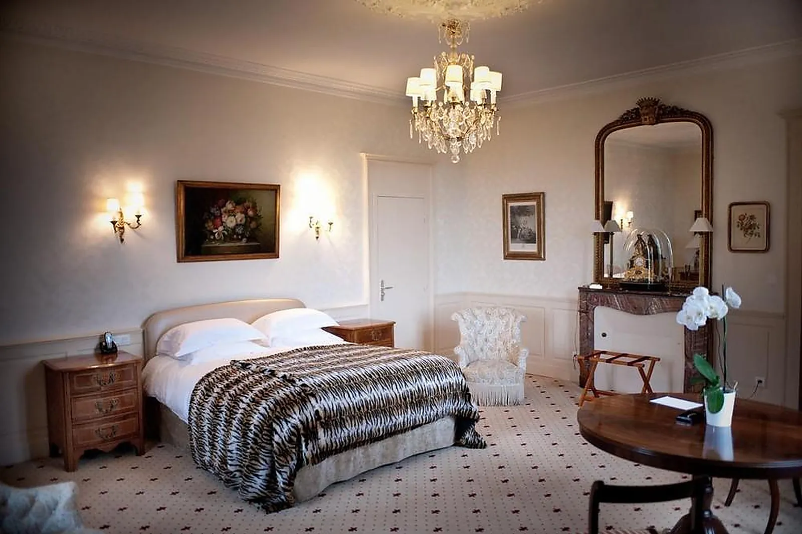 Lieux événementiels, CHATEAU D'APIGNE