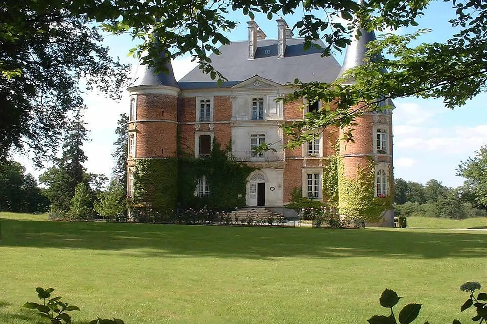 Lieux événementiels, CHATEAU D'APIGNE