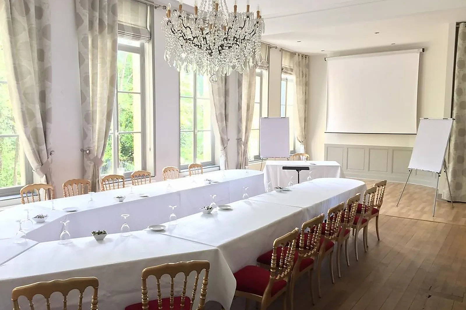 Lieux événementiels, CHÂTEAU D'AUBRY DU HAINAUT